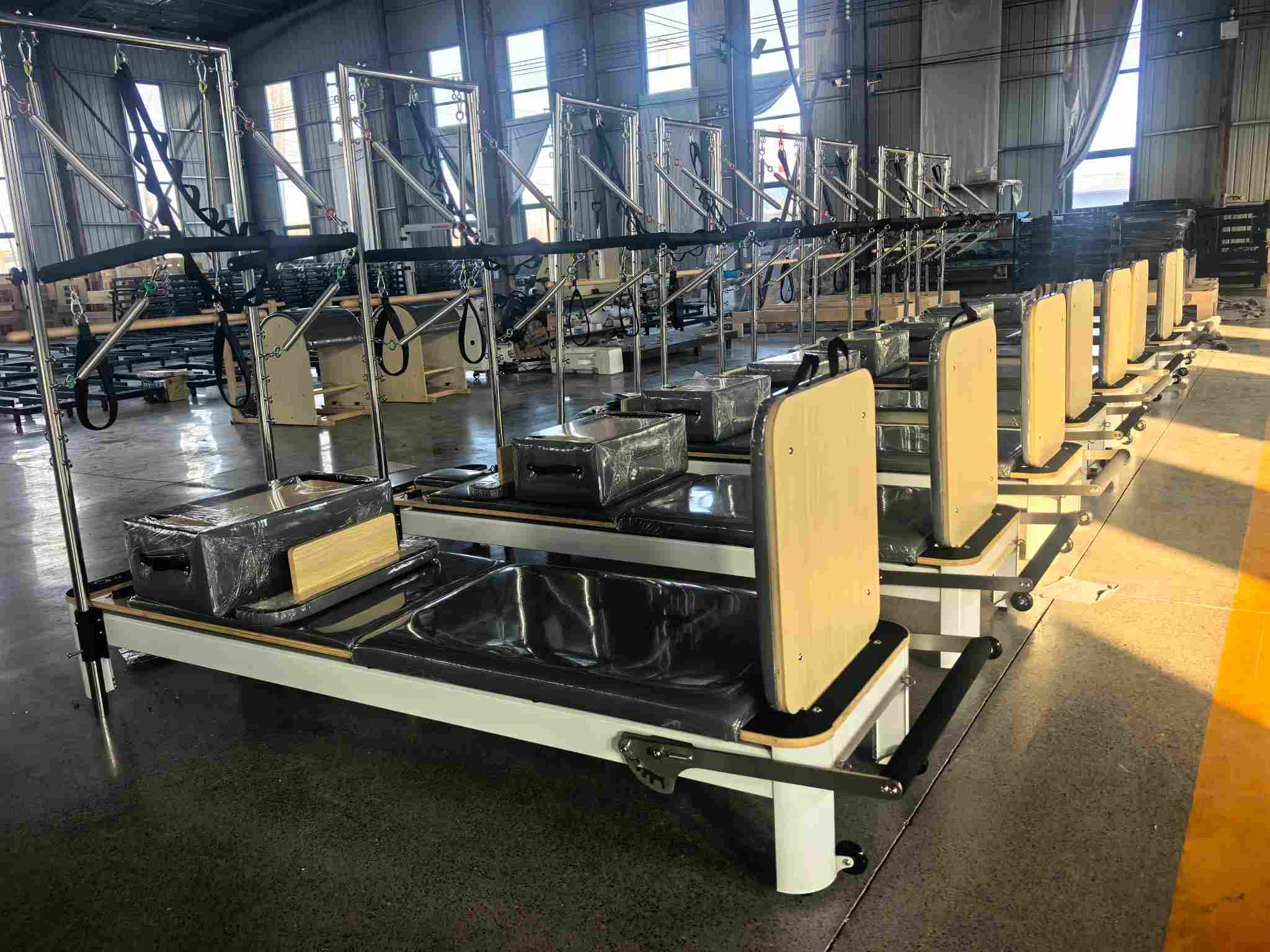 Nyheder om masseforsendelser | Yingruis Supermodel Kommercielle Pilates Reformers eksporteret til globale markeder